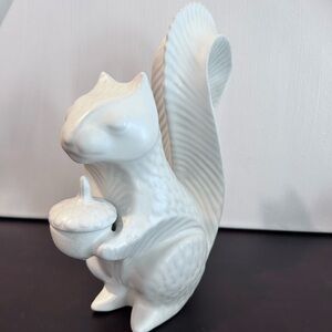 RARE Jonathan Adler White Squirrel Ring Box Menagerie Sculpture Figurine Pottery